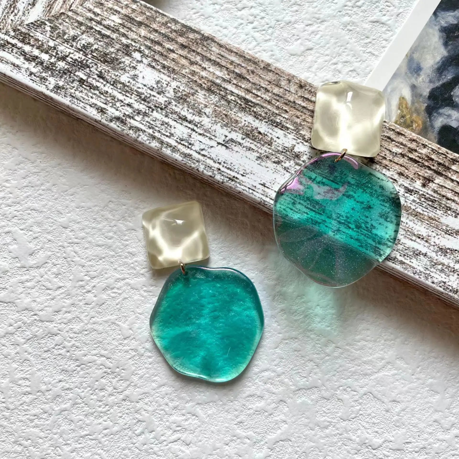 Irregular Dangle Earrings Water Ripple Acrylic Transparent Earrings for Women Fashionable Acrylic Jewelry Accessories