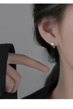 925 Sterling Silver Pearl Earrings Luxurious Exclusive Design Exquisite Simple Fashionable Ear Accessories for Women