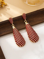 A Pair of Trendy, Sexy, Exaggerated, Fashionable, and Versatile Women's Oil-Drip Earrings in a European and American Style