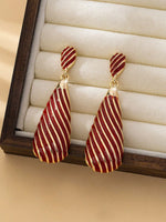 A Pair of Trendy, Sexy, Exaggerated, Fashionable, and Versatile Women's Oil-Drip Earrings in a European and American Style