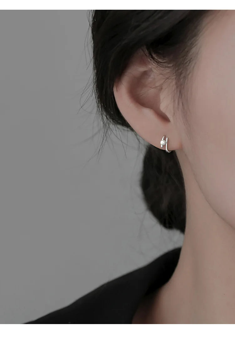 925 Sterling Silver Pearl Earrings Luxurious Exclusive Design Exquisite Simple Fashionable Ear Accessories for Women