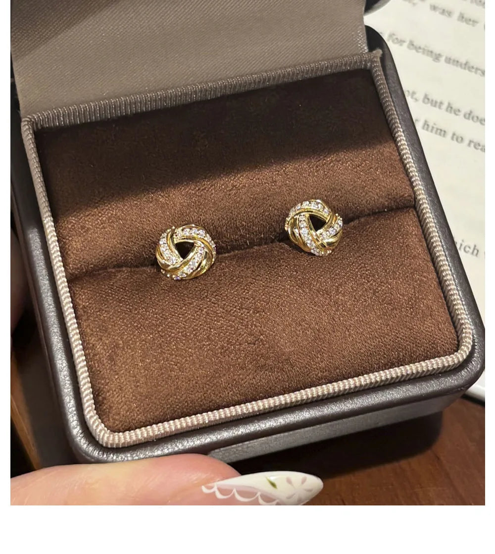 Diamond-studded Entwined Triangular Stud Earrings Exquisite Sweet Earrings for Women Affordable Luxury Gifts Commuting Jewelry